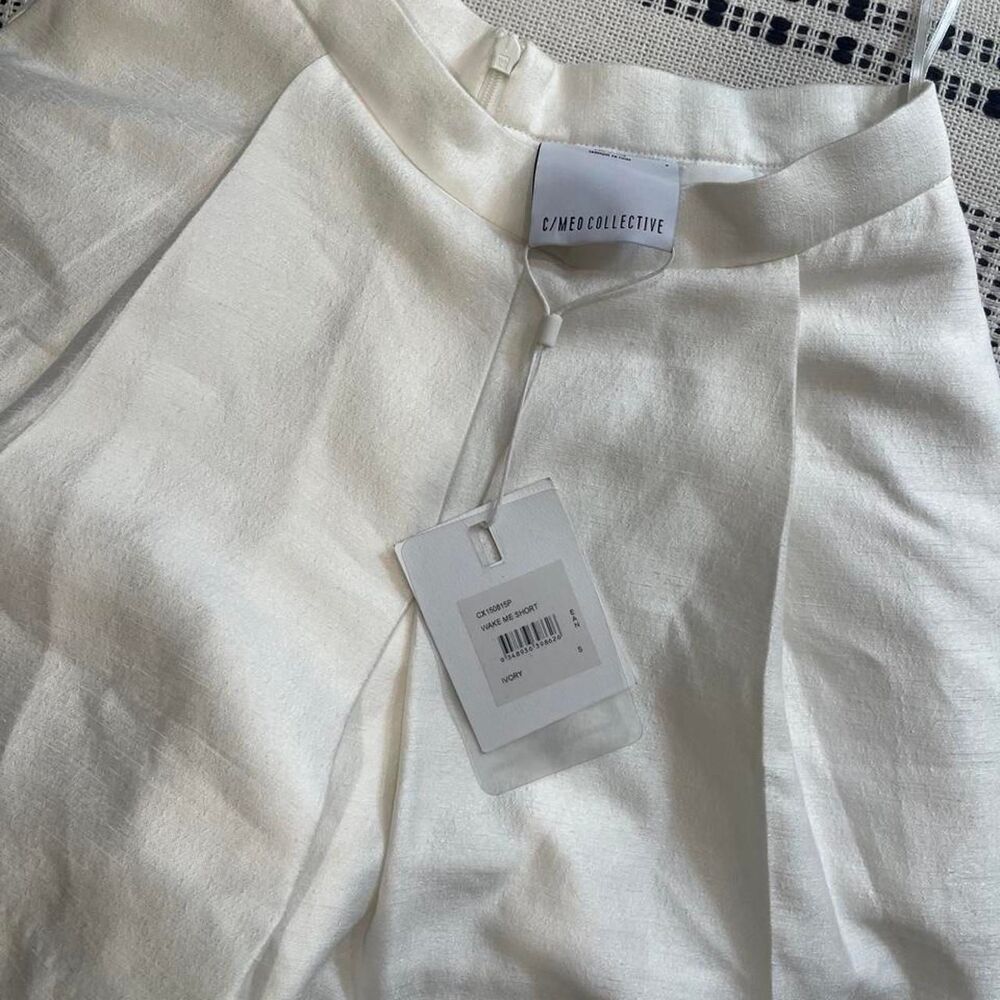 C/meo collective Women's White and Brown Shorts - Picture 2 of 2
